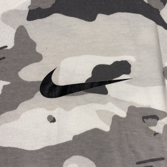 Nike Camo T-Shirt size XXL - Picture 2 of 4